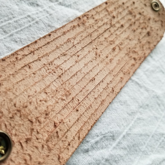 💥 Leather Snap Bracelet - Picture 4 of 4